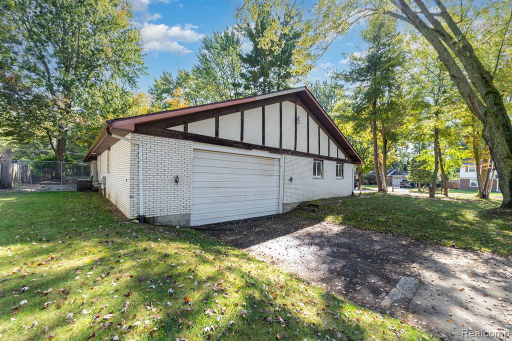3977 Snowberry Road, Bridgeport, MI 48722 — Photo 22