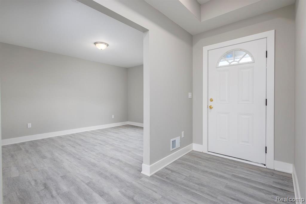 2367 Baltimore, Davison, MI 48423 — Photo 2