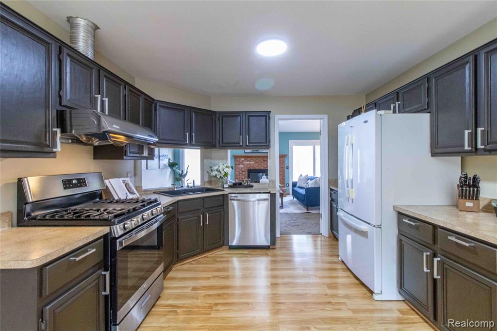40216 Denbigh Drive, Sterling Heights, MI 48310 — Photo 18