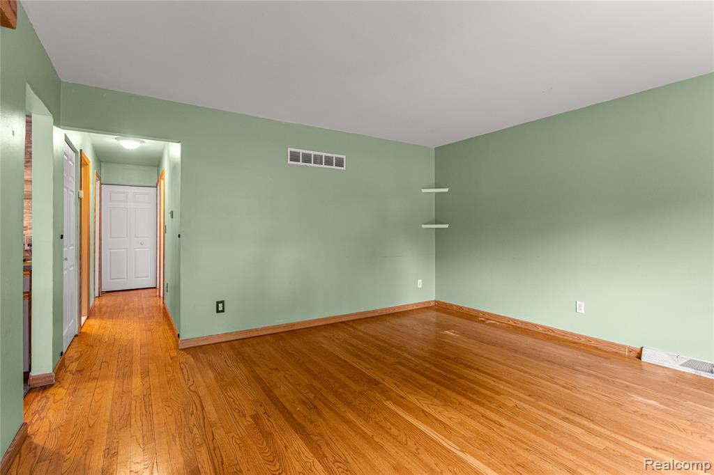 4403 Harding Street, Dearborn Heights, MI 48125 — Photo 6