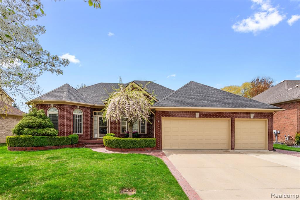 56543 BIRKDALE Drive, Macomb, MI 48042 — Photo 2