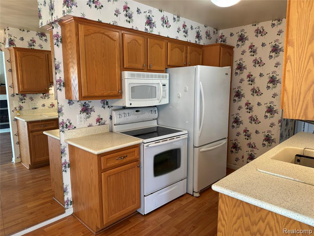 1597 Dover Hill S, Walled Lake, MI 48390 — Photo 6