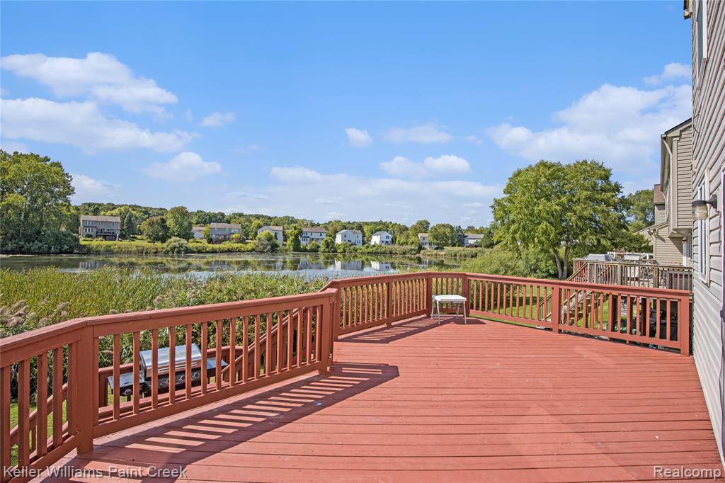 401 Deer Path Trail, Waterford, MI 48327 — Photo 4