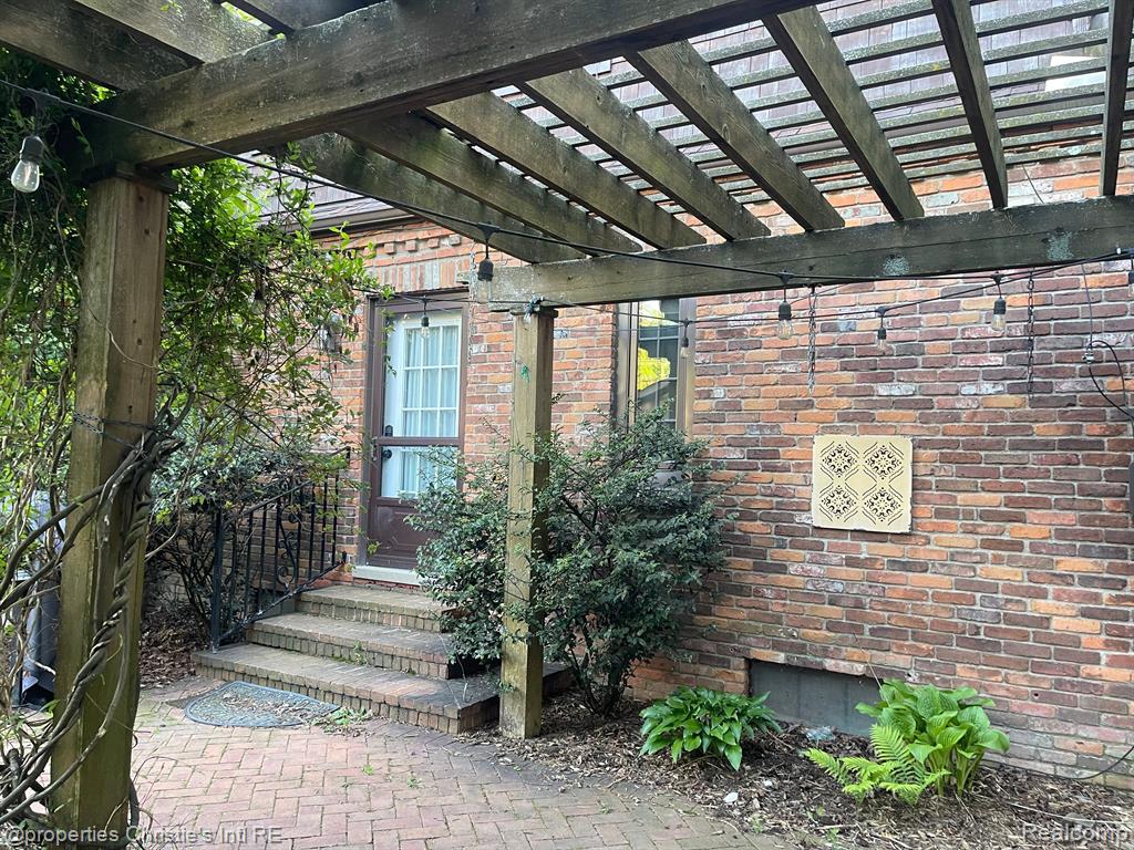 532 SAINT CLAIR Street, Grosse Pointe, MI 48230 — Photo 4