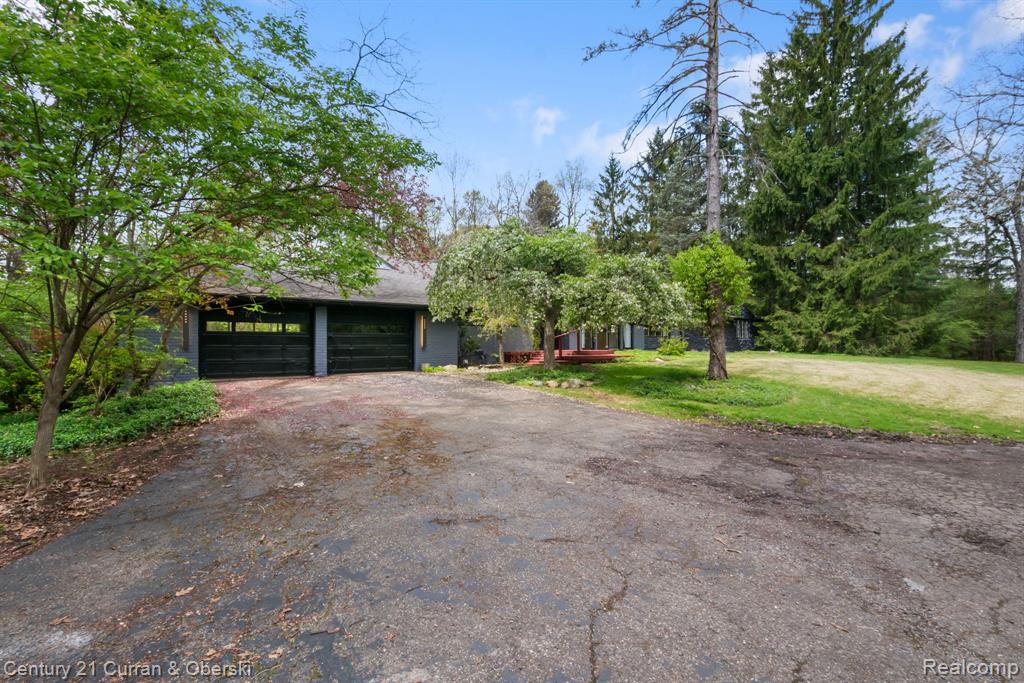 27869 Old Colony Street, Farmington, MI 48334 — Photo 43