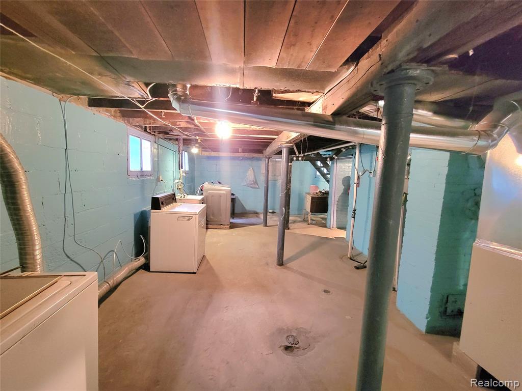 2282 Poland Street, Hamtramck, MI 48212 — Photo 25