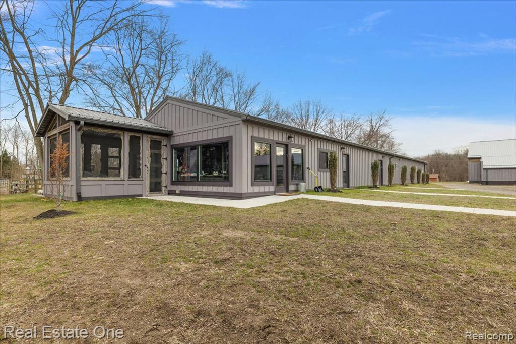 1050 Oxbow Lake Road, White Lake, MI — Photo 19