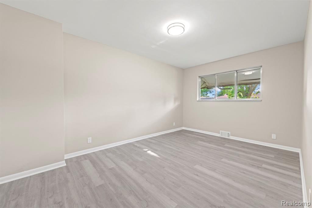 32104 Claeys Drive, Warren, MI 48093 — Photo 16