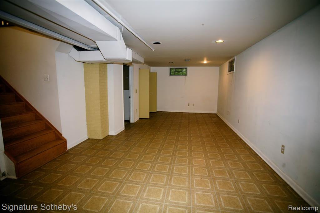 5800 Paramus, Clawson, MI — Photo 14