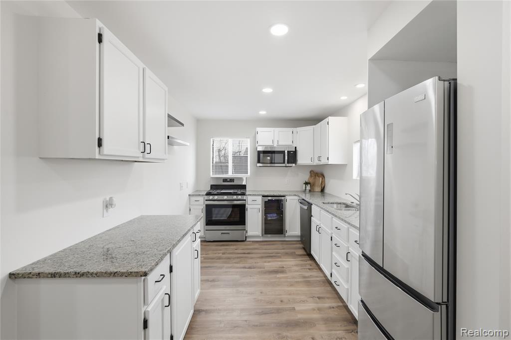 640 Martin Luther King Jr Boulevard S, Pontiac, MI 48341 — Photo 12