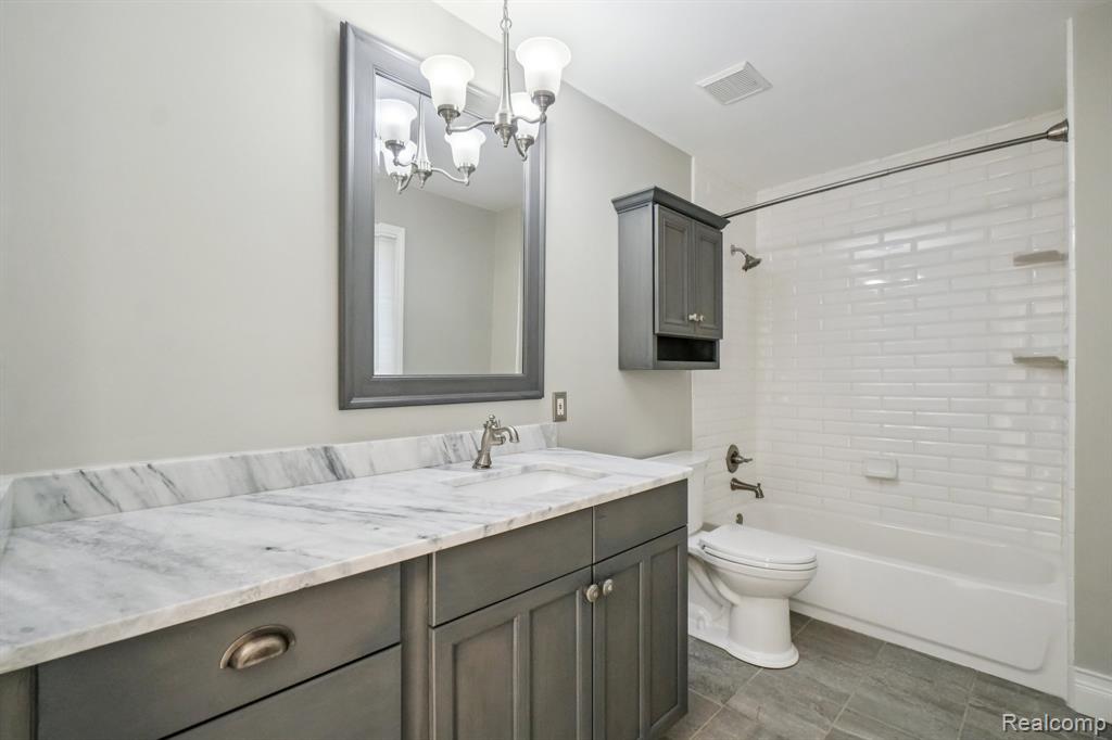 4123 Windiate Park Drive, Waterford, MI 48329 — Photo 24