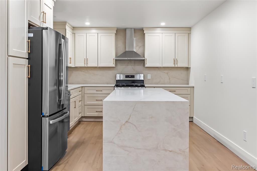 6742 Canterbury Court, Shelby Twp, MI 48316 — Photo 13