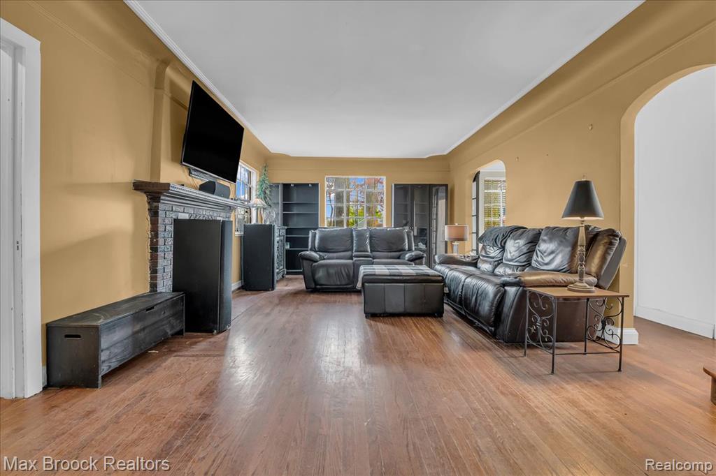 2085 Pontiac Drive, Sylvan Lake, MI 48320 — Photo 4