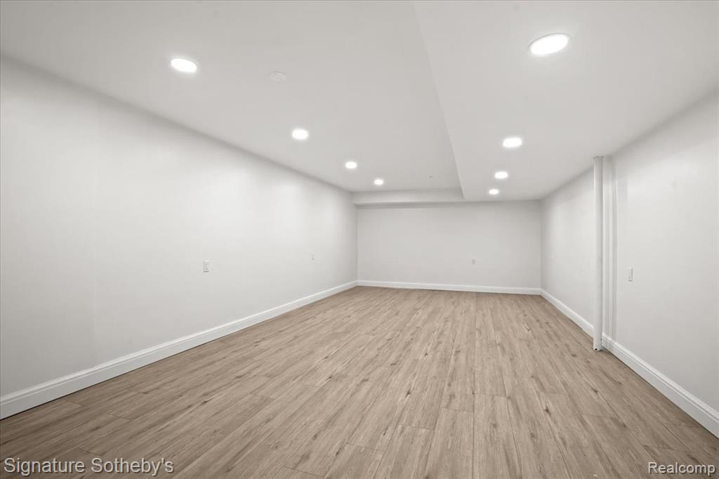 40526 Woodside Drive, Clinton Twp, MI 48038 — Photo 40