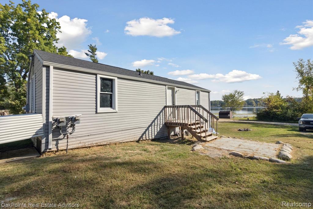 11429 Frey Court, Whitmore Lake, MI 48116 — Photo 13