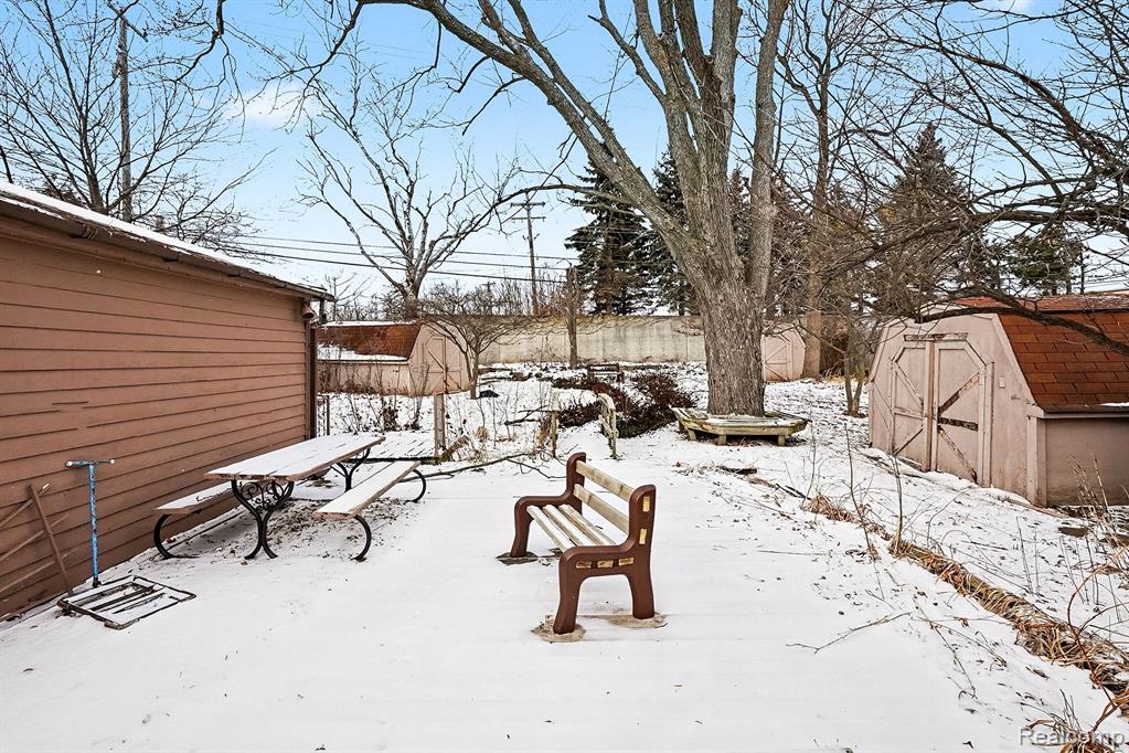 672 Linda Vista Drive, Pontiac, MI 48342 — Photo 5