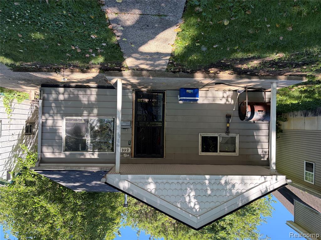 8443 Mettetal Street, Detroit, MI 48228
