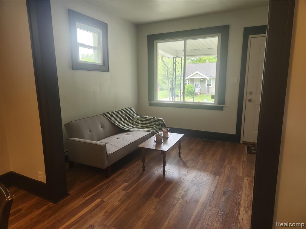 428 E Milton Avenue, Hazel Park, MI 48030 — Photo 4