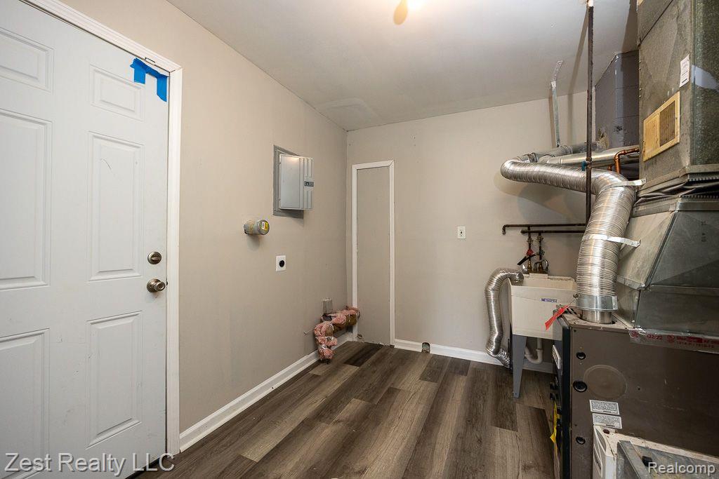 441 W HAYES Avenue, Hazel Park, MI 48030 — Photo 3
