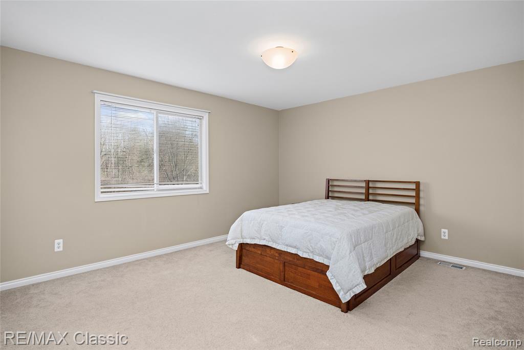 4930 Menominee Lane, Clarkston, MI 48348 — Photo 54