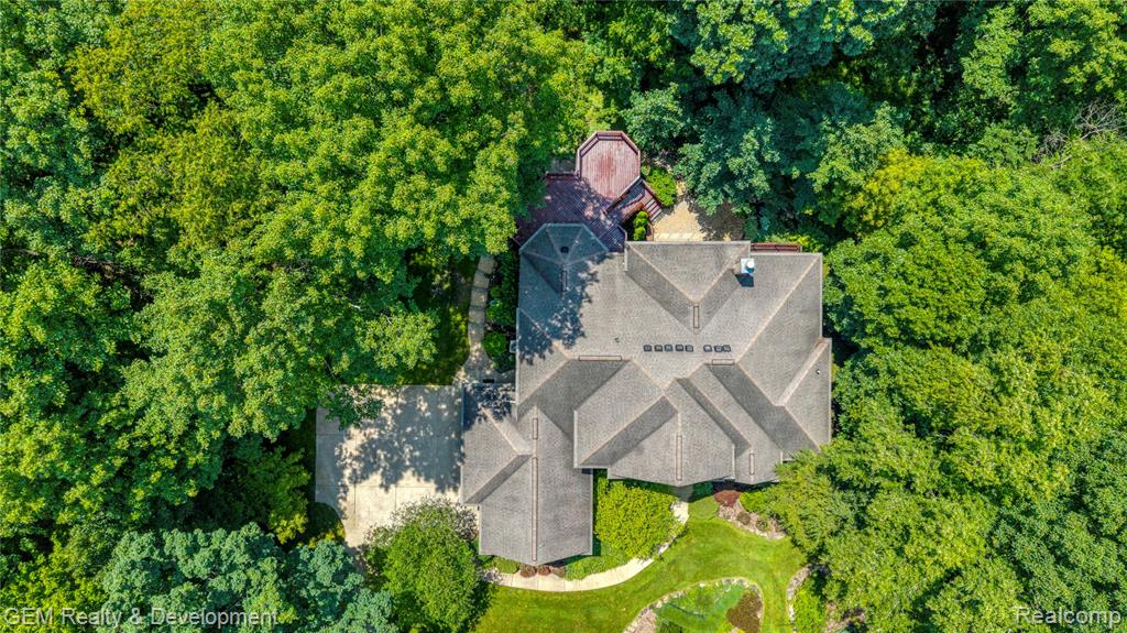 9054 Green Hickory Lane, Fenton, MI 48430 — Photo 67