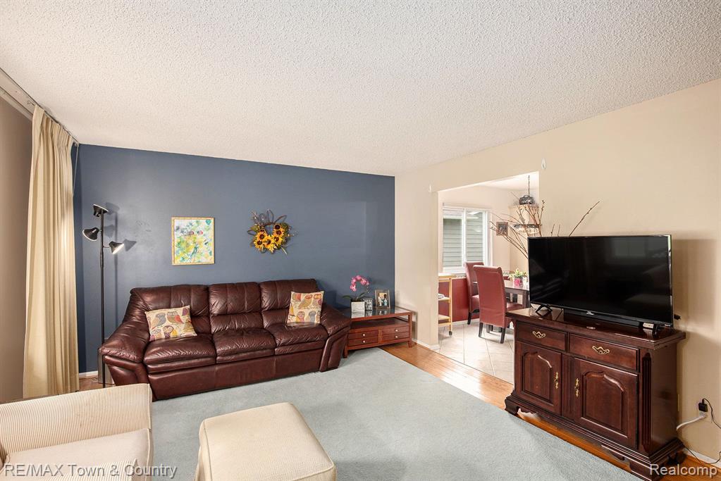 5360 OLD FRANKLIN Court, Grand Blanc, MI 48439 — Photo 4