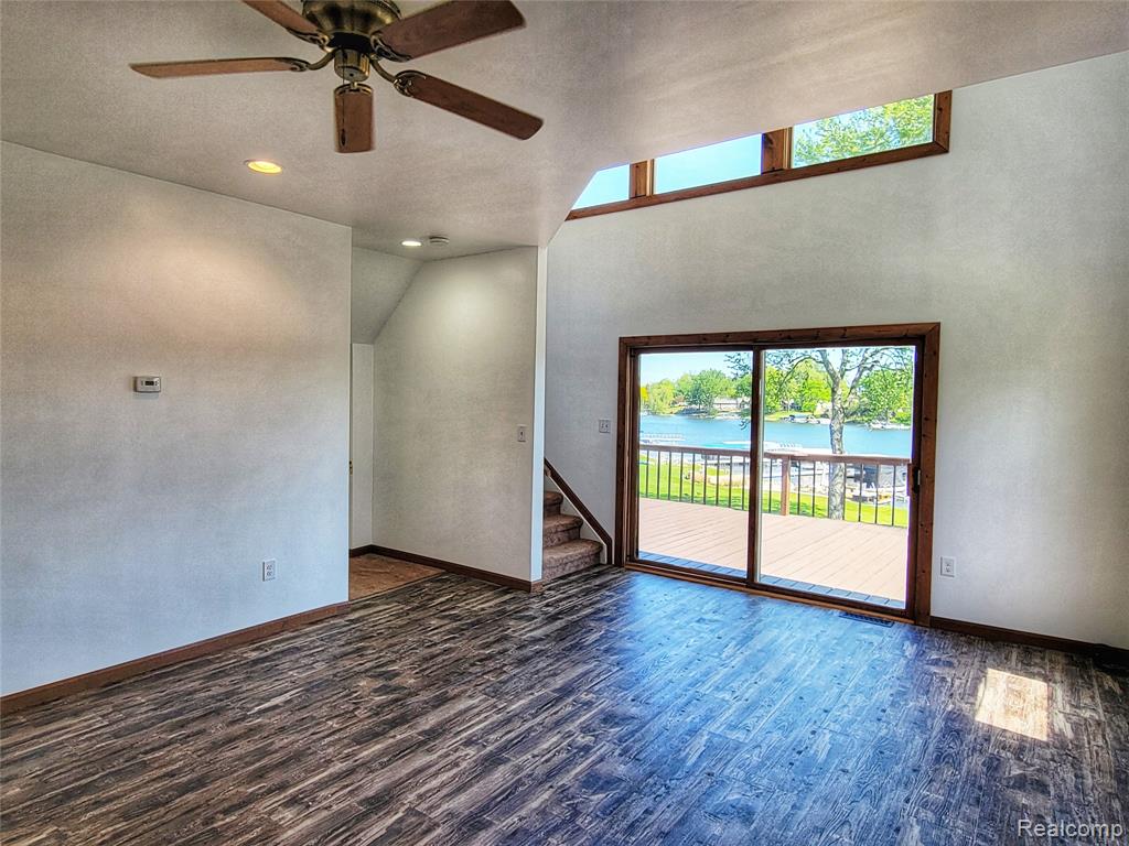 712 Wolverine Drive, Wolverine Lake, MI 48390 — Photo 22