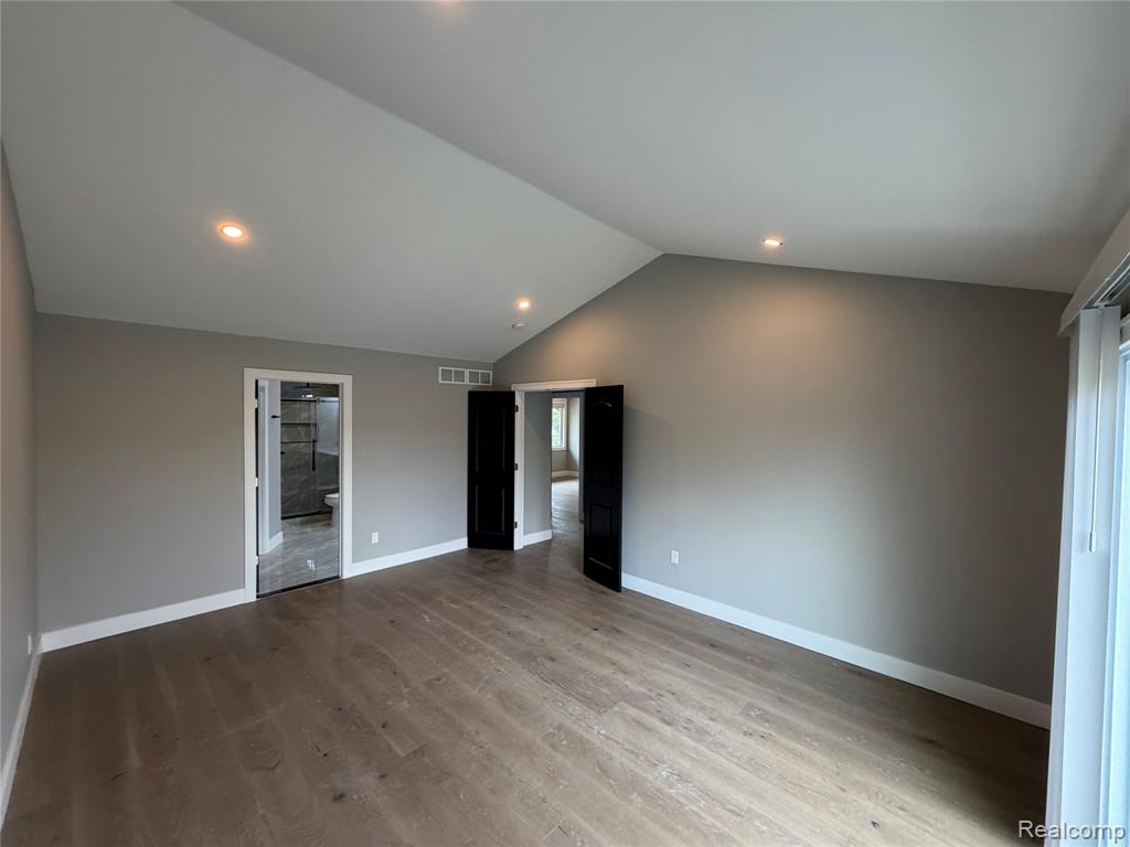 5140 Woodrun Court, West Bloomfield, MI 48323 — Photo 18