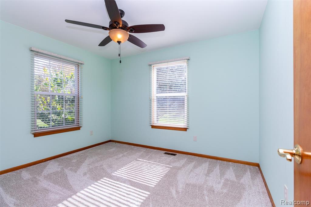 11270 Linda Kay, Goodrich Vlg, MI — Photo 22