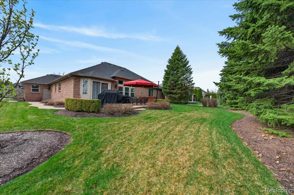 20196 Huron Drive, Clinton Twp, MI 48038 — Photo 45