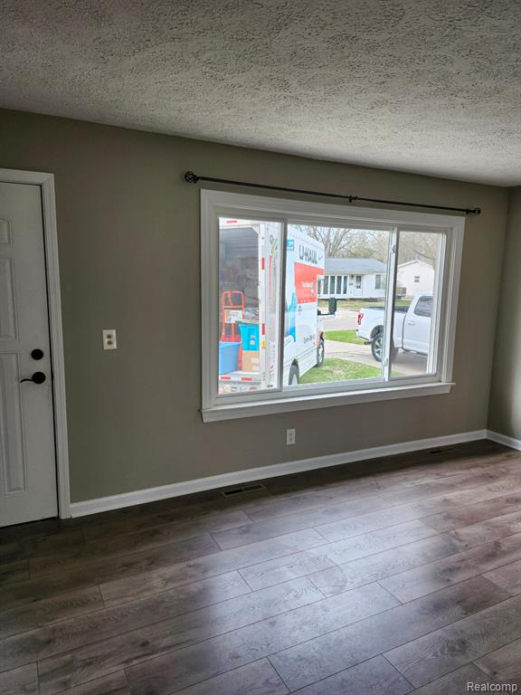 732 HARTNER Drive, Holly, MI 48442 — Photo 9