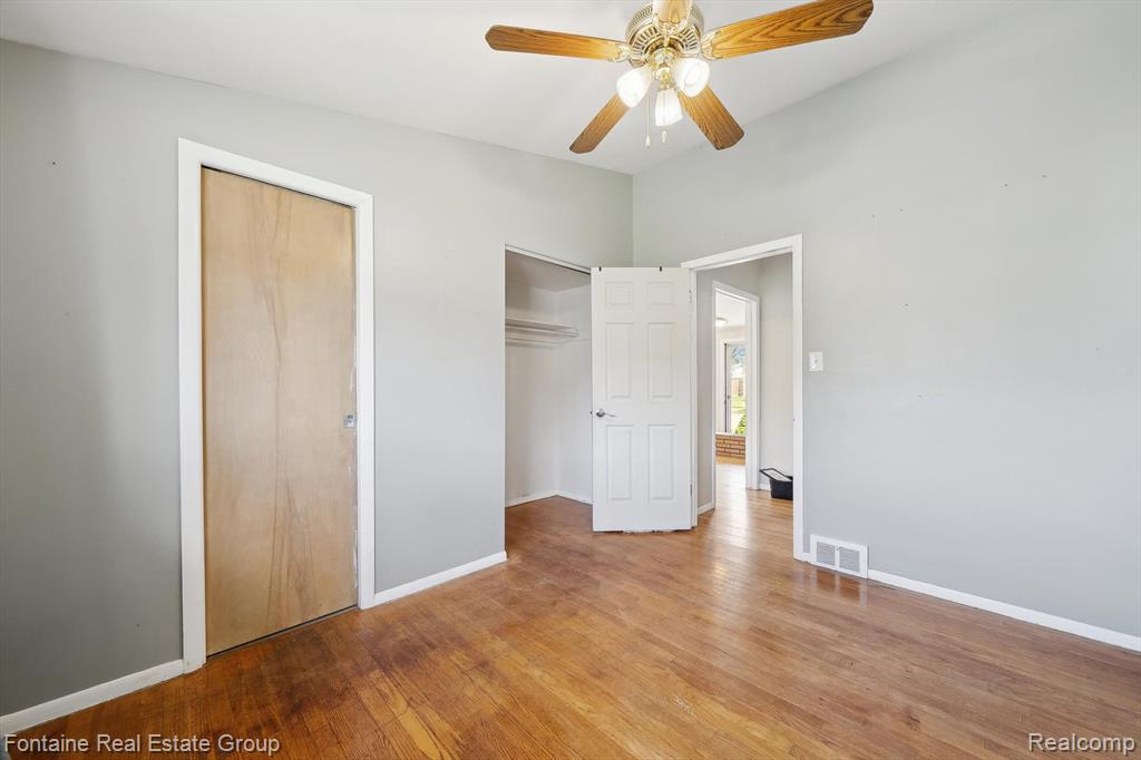 8657 Mercedes Street, Dearborn Heights, MI 48127 — Photo 16