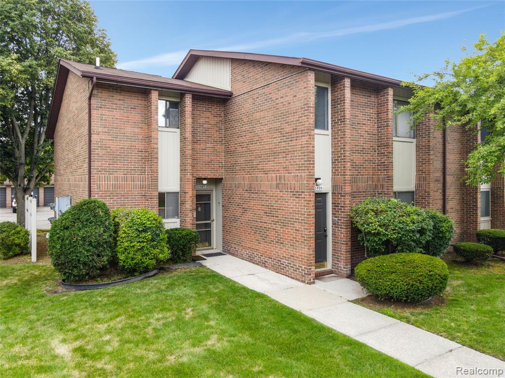 33587 Pondview Circle, 114, Livonia, MI 48152