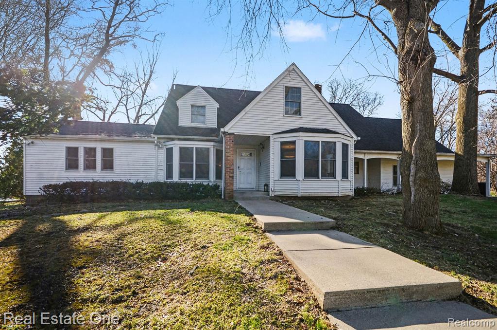 5840 Inkster Road, West Bloomfield, MI 48323