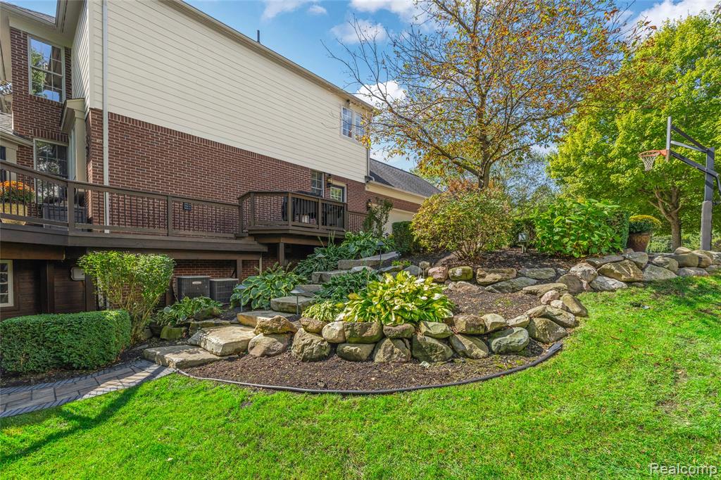 8542 Newbury Court N, Canton, MI 48187 — Photo 10
