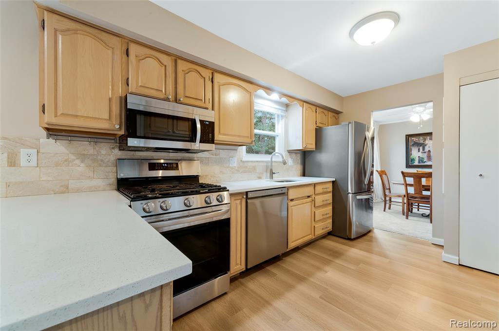 44453 Albert Drive, Plymouth, MI 48170 — Photo 25