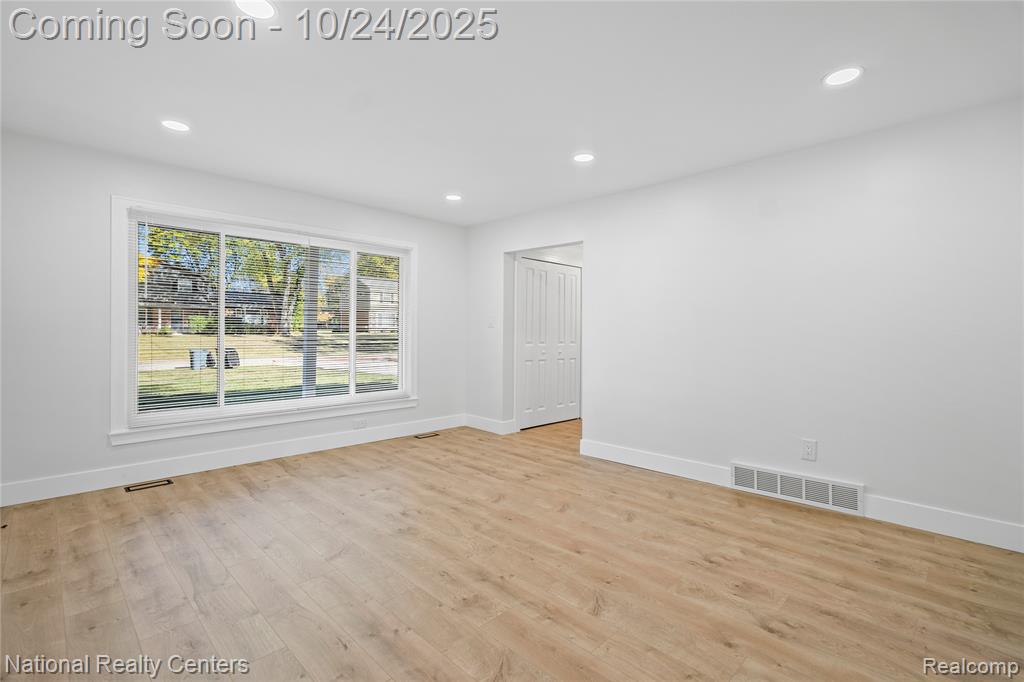 4427 Westover Drive, West Bloomfield, MI 48323 — Photo 24