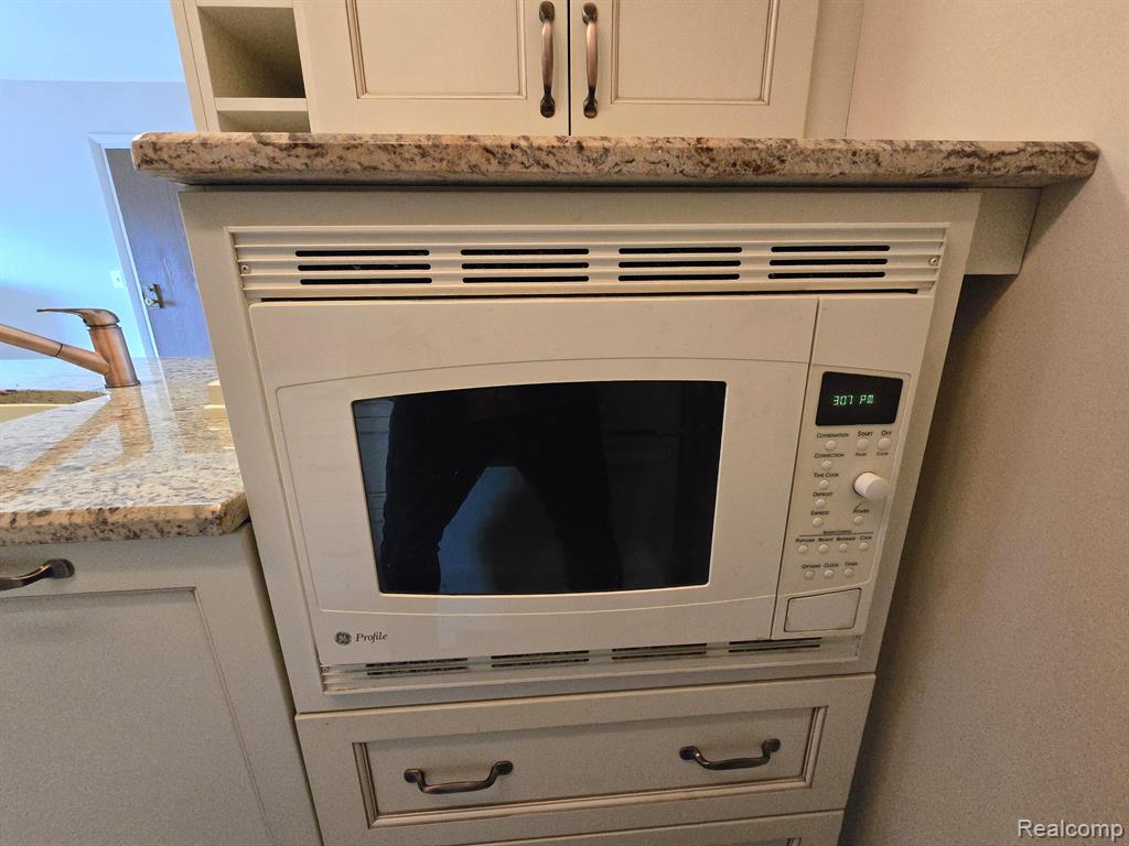 1472 W CHATEAU VERT (Unit H) Street, Ypsilanti, MI 48197 — Photo 9