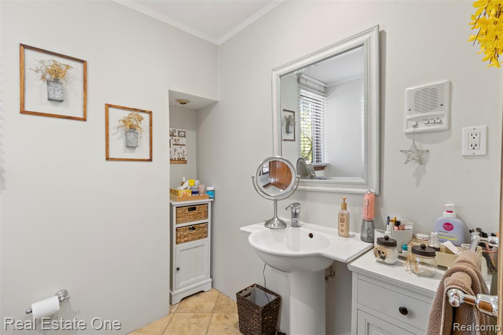 939 S HIGHLAND Street, Dearborn, MI 48124 — Photo 28