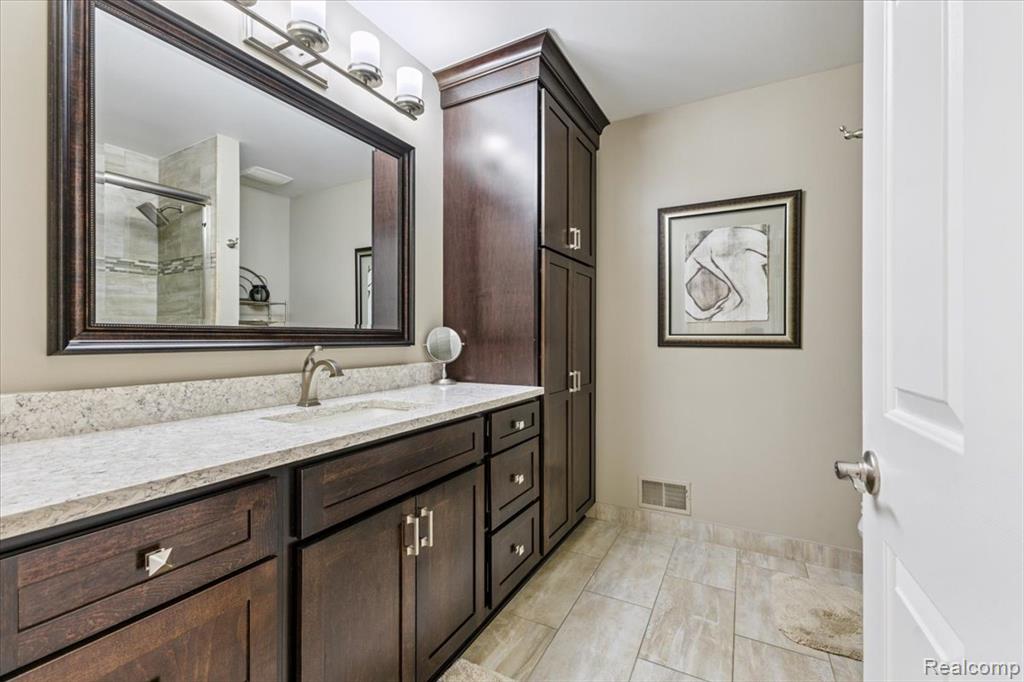 50821 Otter Creek Drive, Shelby Twp, MI 48317 — Photo 26