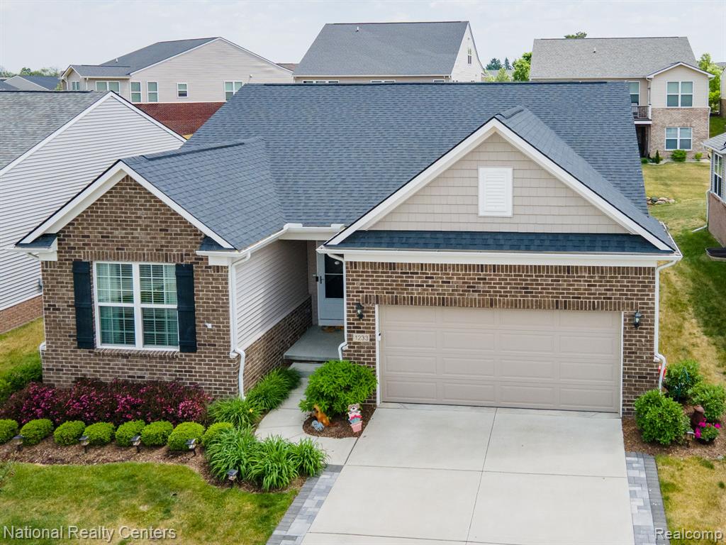 1233 Lark, Lake Orion, MI — front exterior