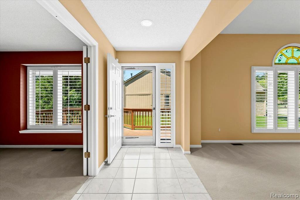 35535 LONE PINE Lane, Farmington Hills, MI 48335 — Photo 7