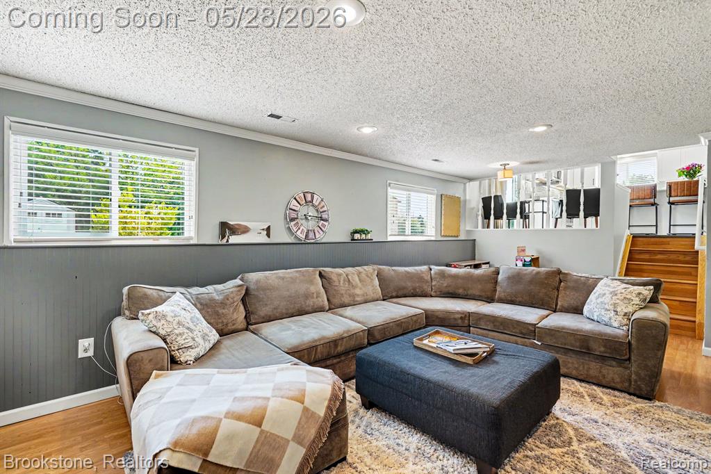 2564 Rainbow Drive, Troy, MI 48083 — Photo 15