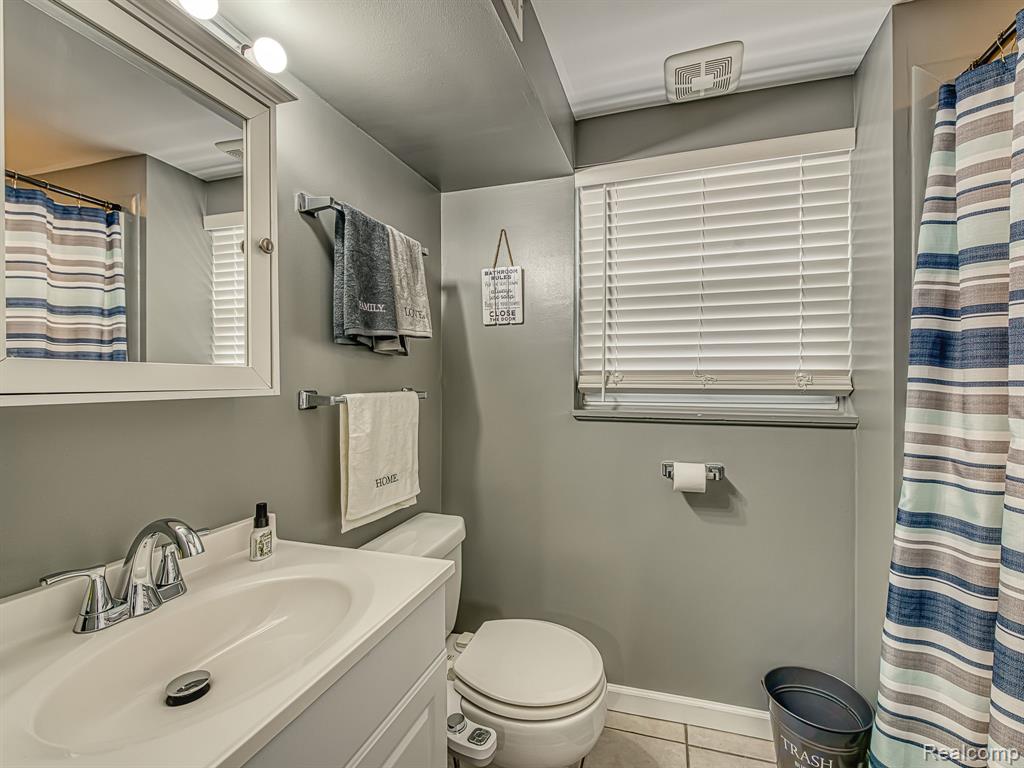 31753 Hazel Street, Rockwood, MI — Photo 13