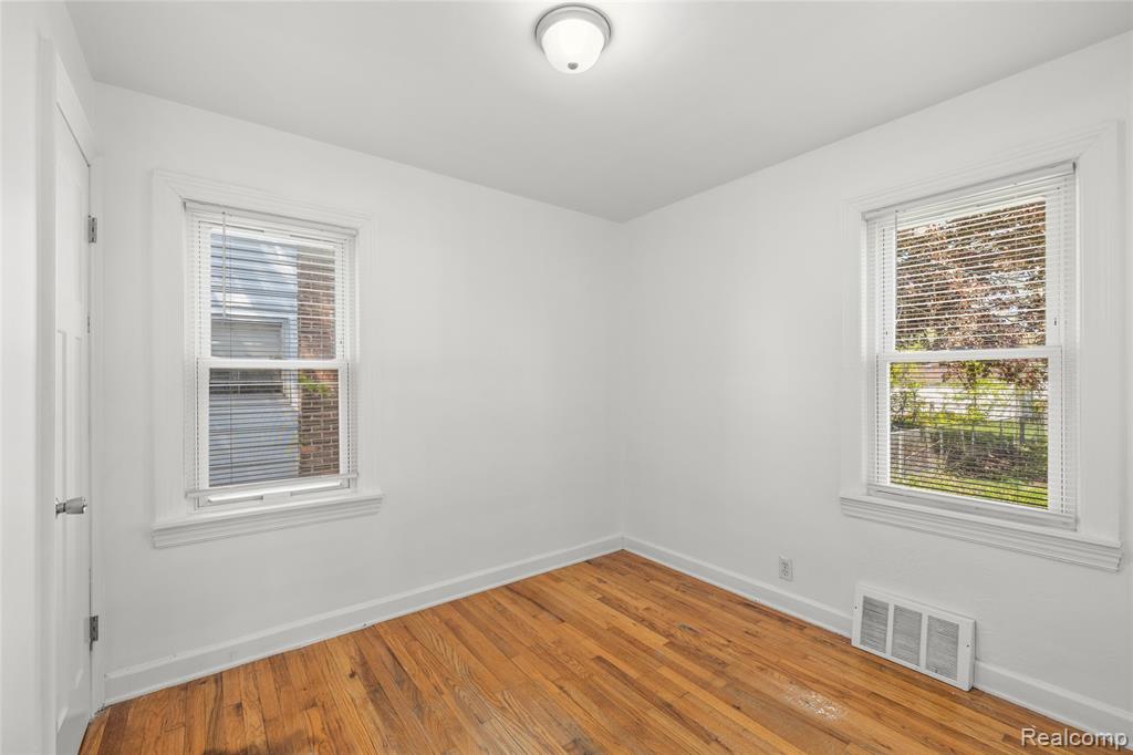 26274 McDonald Street, Dearborn Heights, MI 48125 — Photo 11