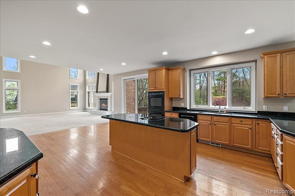 3725 Mountain Laurel Court, Oakland, MI — Photo 13