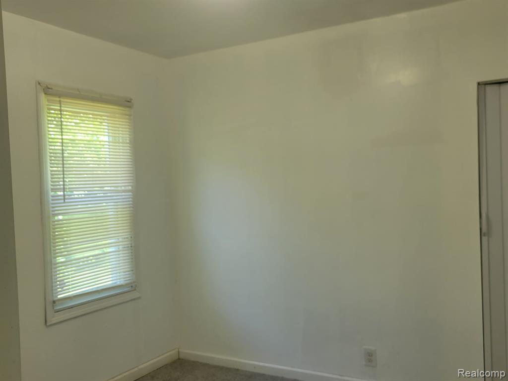 7027 Chalmers Avenue, Warren, MI 48091 — Photo 9