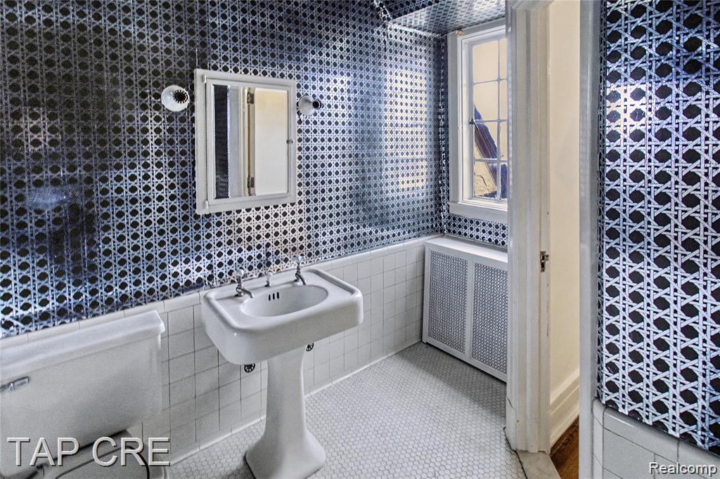 244 Arden Park Boulevard Boulevard, Detroit, MI 48202 — Photo 22