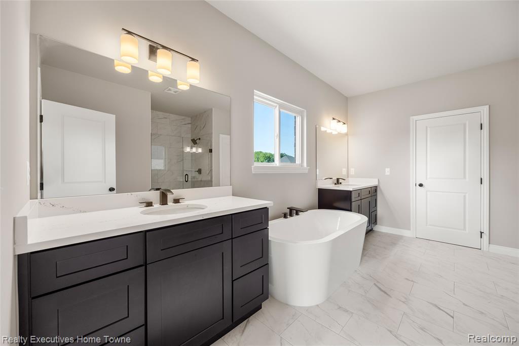 50733 MISTWOOD Drive, Macomb, MI 48042 — Photo 21