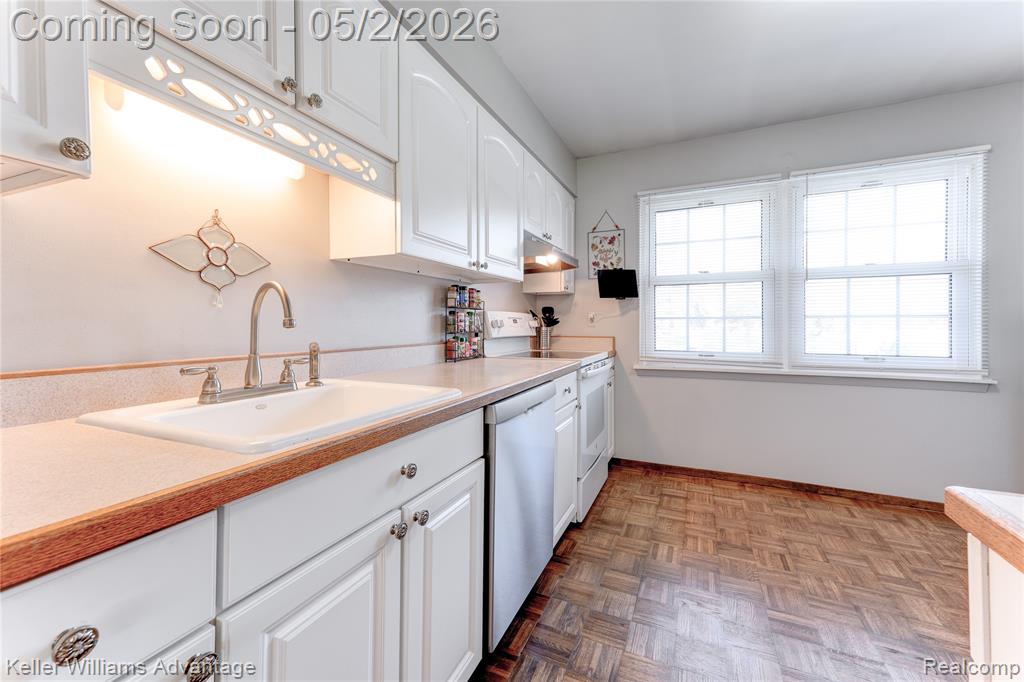 41389 Leidel Court, Northville, MI 48167 — Photo 10